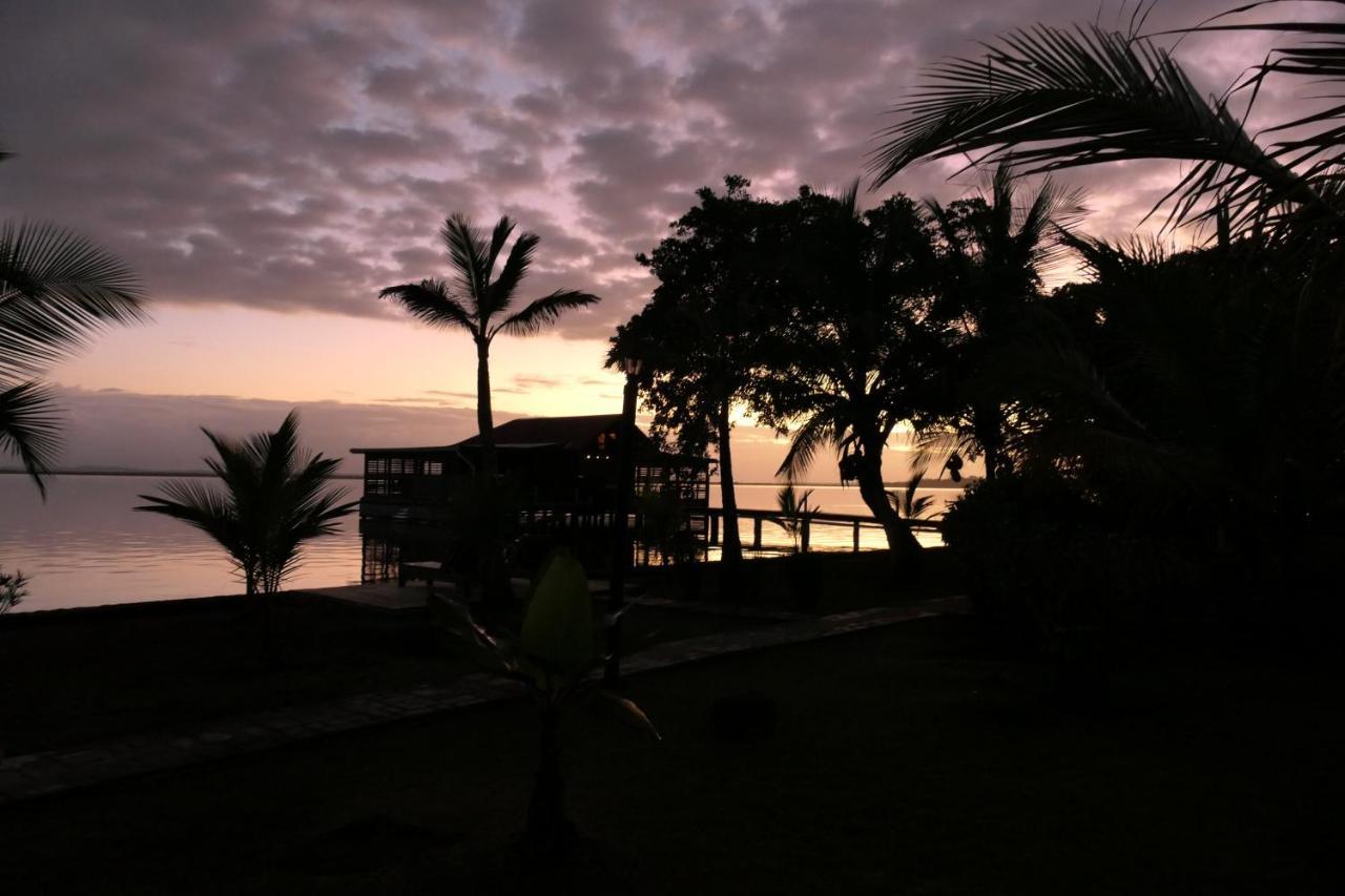 Dolphin Blue Paradise Bocas del Toro Exterior foto