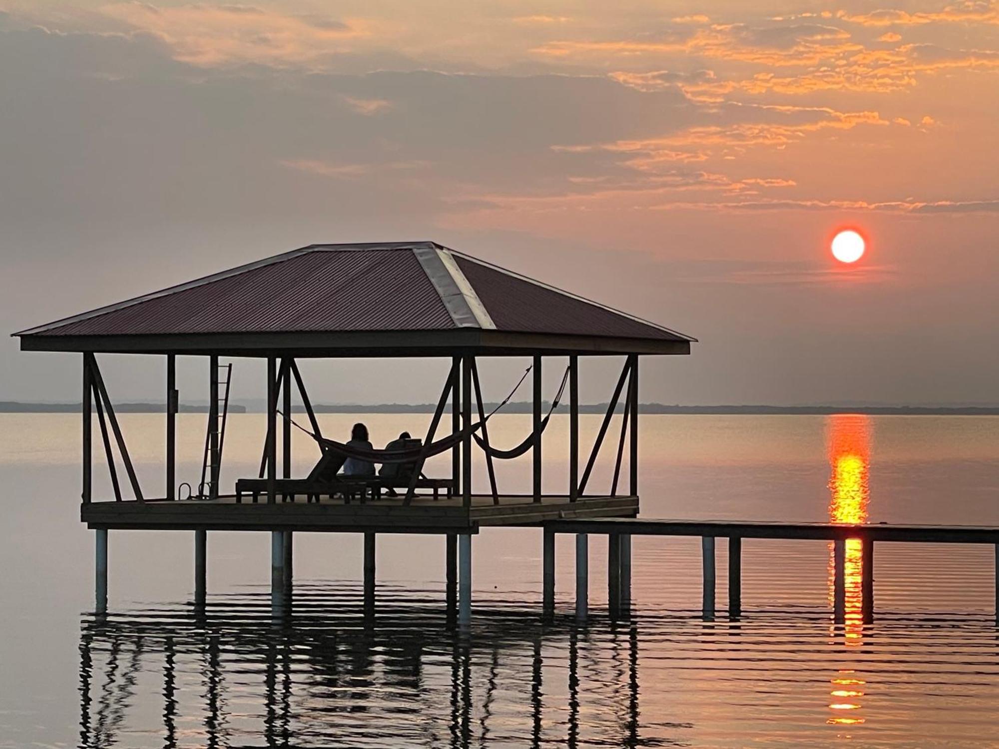 Dolphin Blue Paradise Bocas del Toro Exterior foto